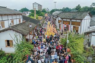 翟晓川晒北京队年终聚餐照：祝大家新年快乐 2023拜拜 2024你好